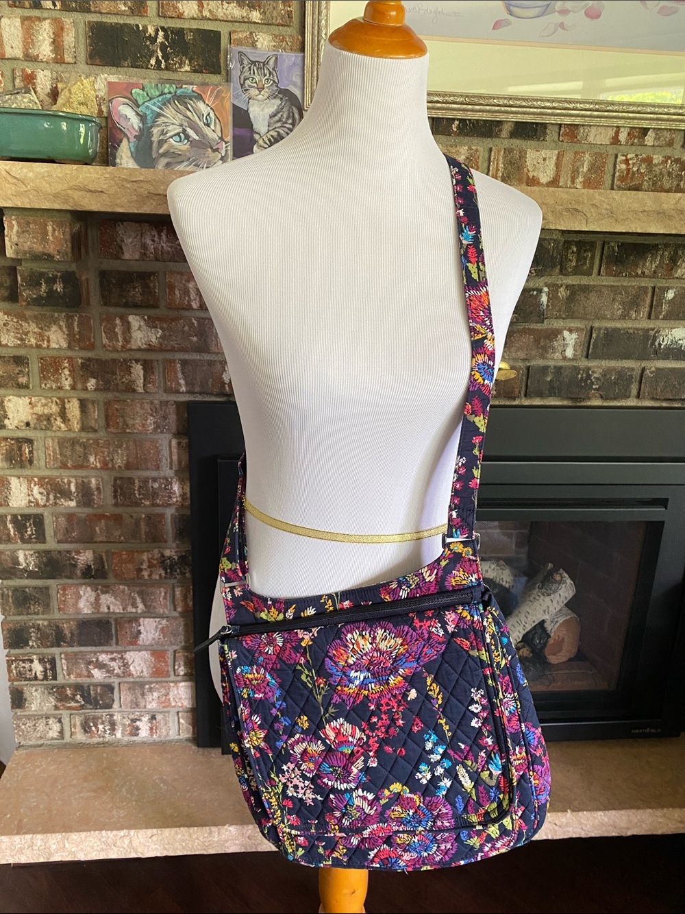 VERA BRADLEY Midnight Wildflowers quilted crossbody bag, purse, satchel. Beauty! - Picture 2 of 16